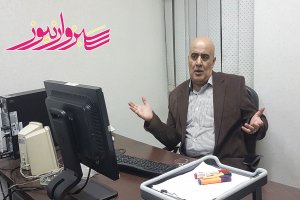 جواد دباغی مقدم، نویسنده و روزنامه نگار سبزواری باشش اثر در نمایشگاه بین المللی کتاب تهران